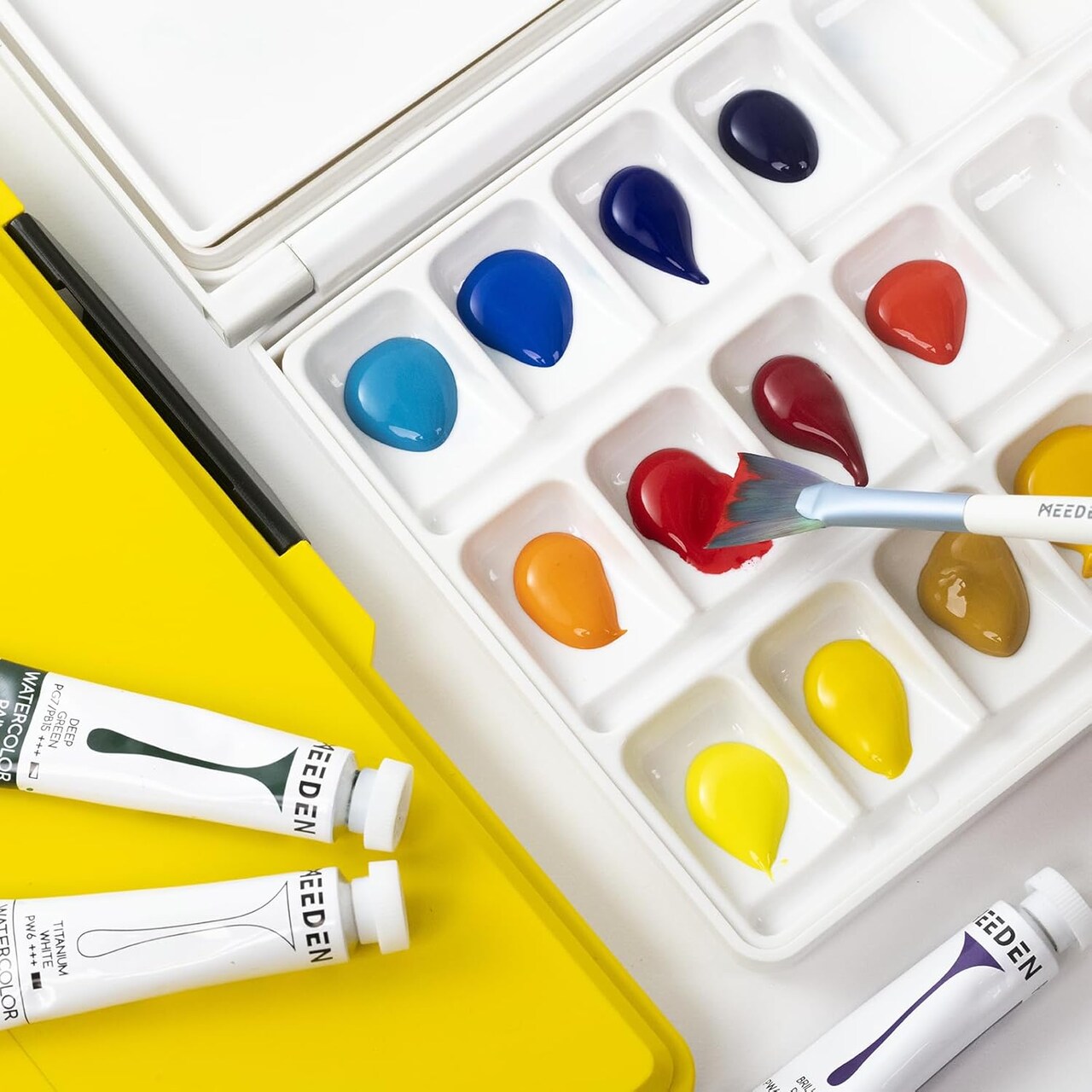 Watercolor Palette with Lid: 33 Wells Airtight Folding Paint Palette with Large Mixing Tray - Empty Acrylic Painting Art Pallet 12.5''x 6.5'' Red